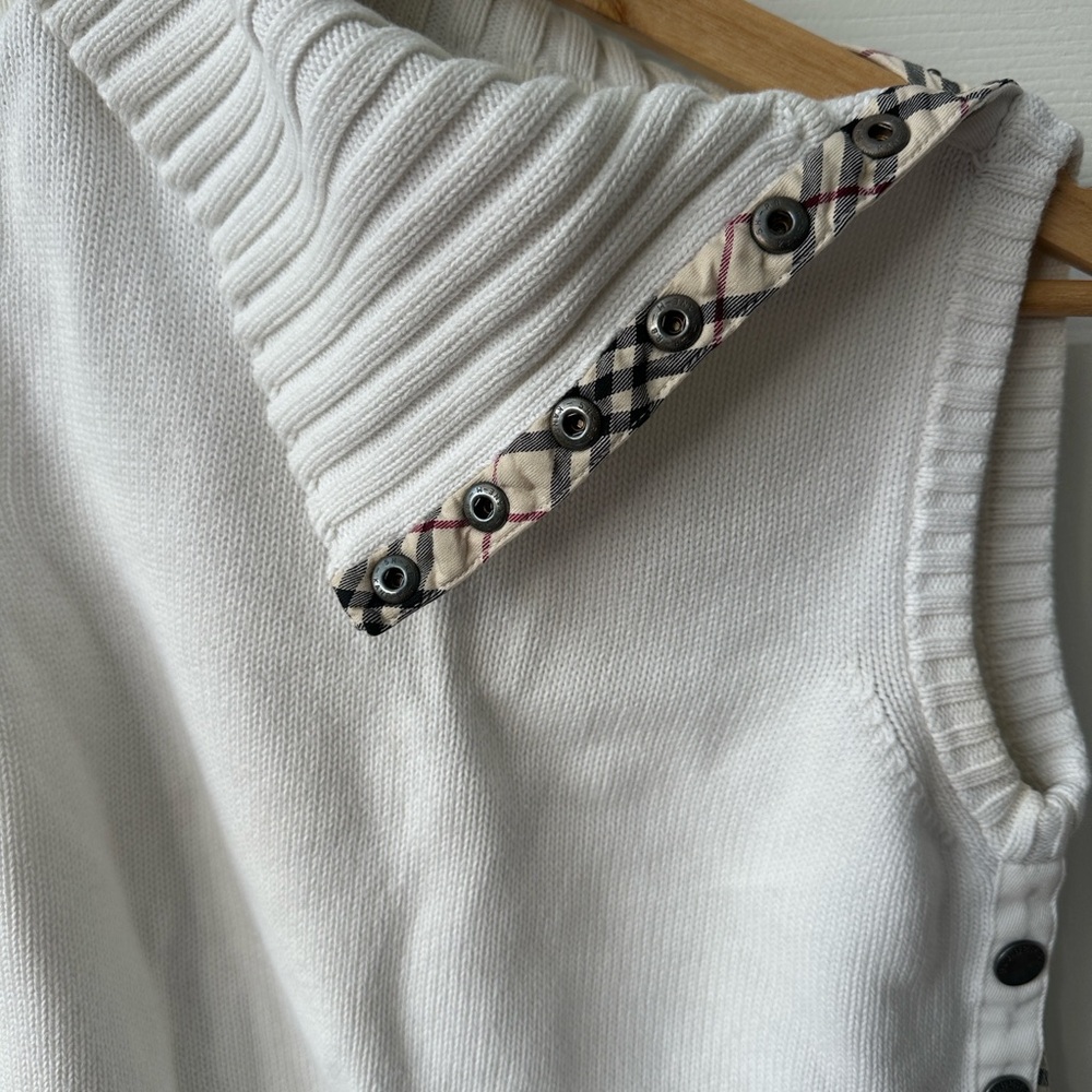Burberry White Sleeveless Sweater with Nova Check Trim - Picture 3 of 4
